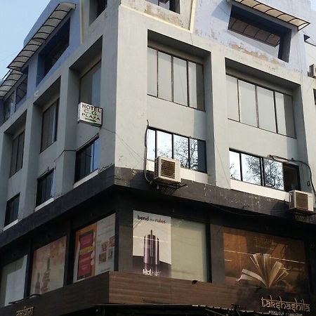 Hotel Cg Plaza อาเมดาบัด ภายนอก รูปภาพ