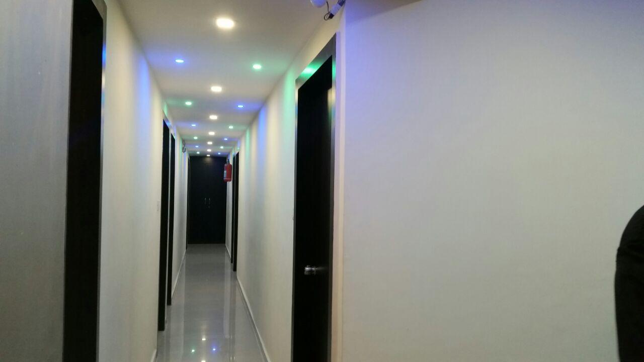 Hotel Cg Plaza อาเมดาบัด ภายนอก รูปภาพ